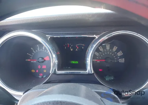 2008 Ford Mustang V6 Deluxe z USA, uszkodzony, nr VIN 1ZVHT80N185162090